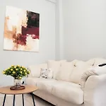 Cozy Center Flat W Netflix Apartment *